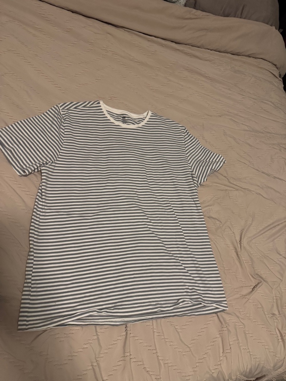 H&M Men's Striped Crewneck Tee in White and Gray